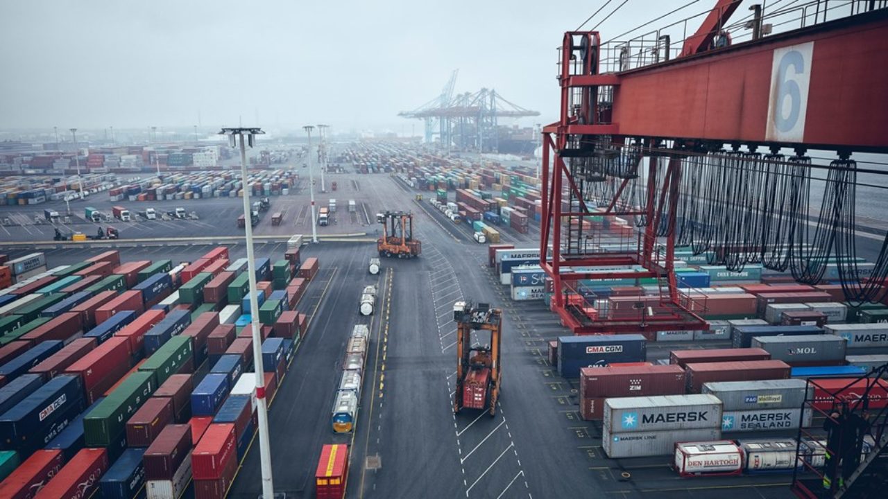 APM Terminals invests in Gothenburg and conflicts with dockers